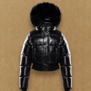 BRAND NEW Aritzia Super Chalet Puff™ (Hi-Gloss)